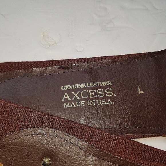 Vintage Brown Suede Access Gold Leaf Buckle Size Lg. - Picture 4 of 4